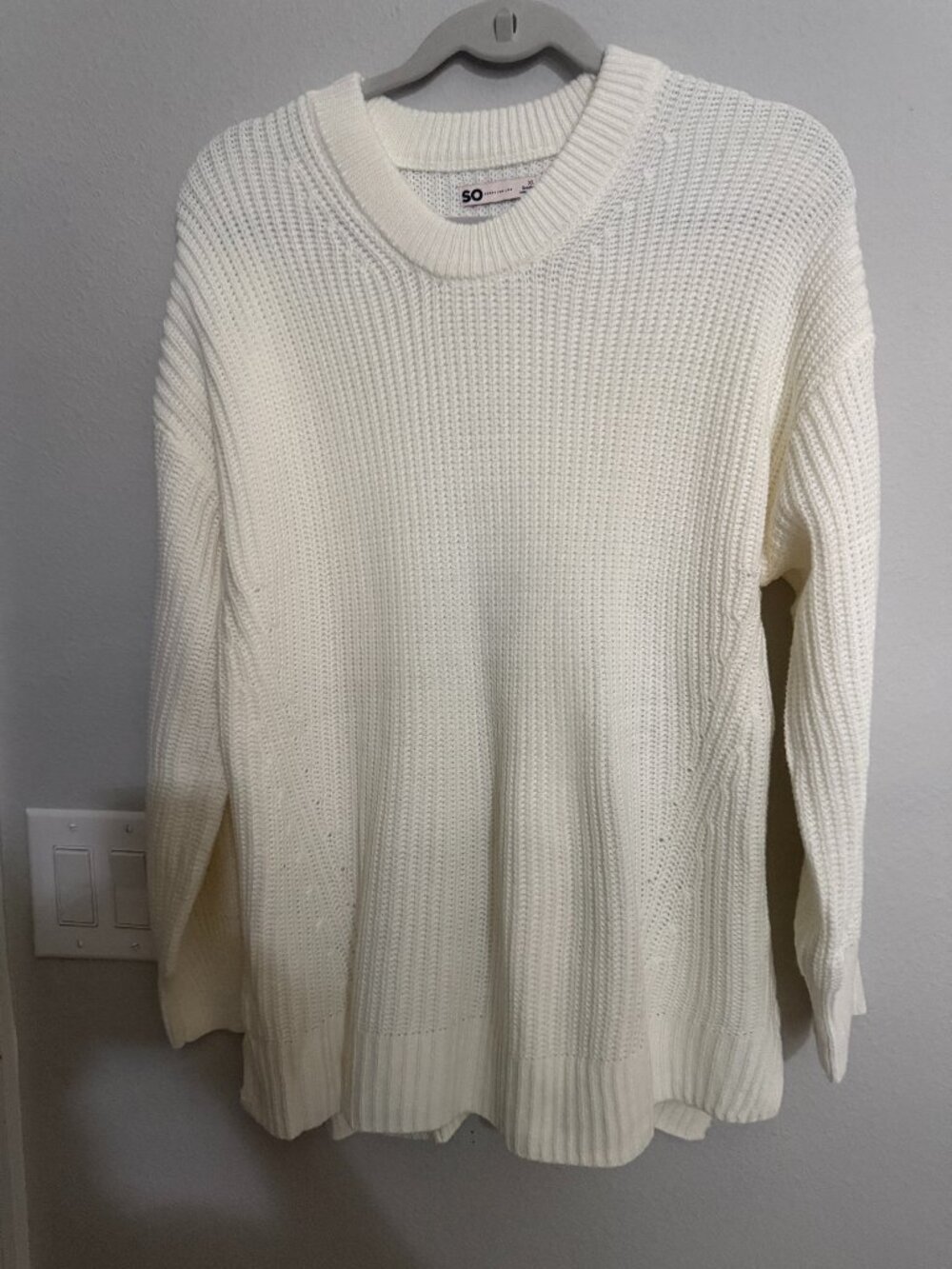 WHITE SWEATER-XL